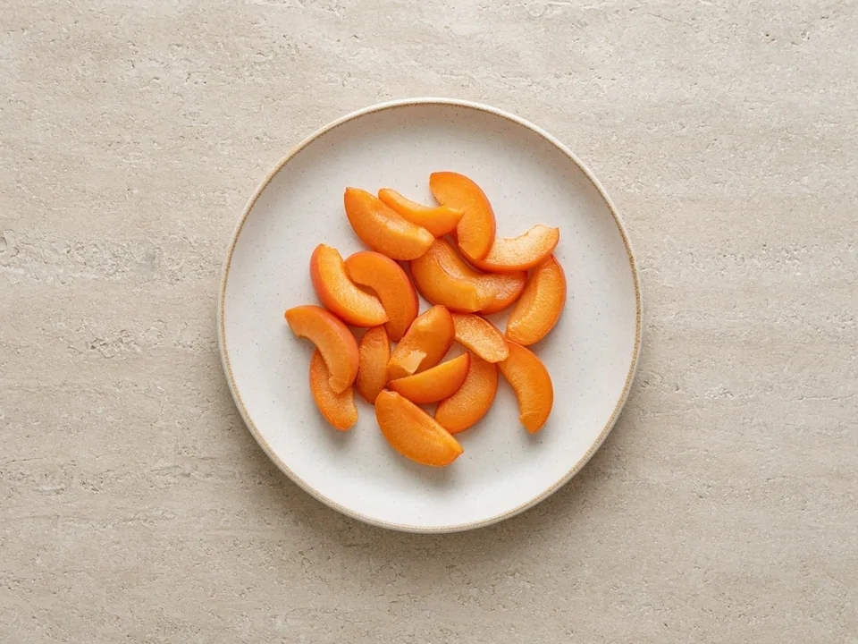 Apricot for 18 months+: pieces, slices or in dishes