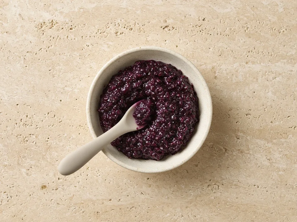 Blackberries for 6 months+: squashed flat or mashed
