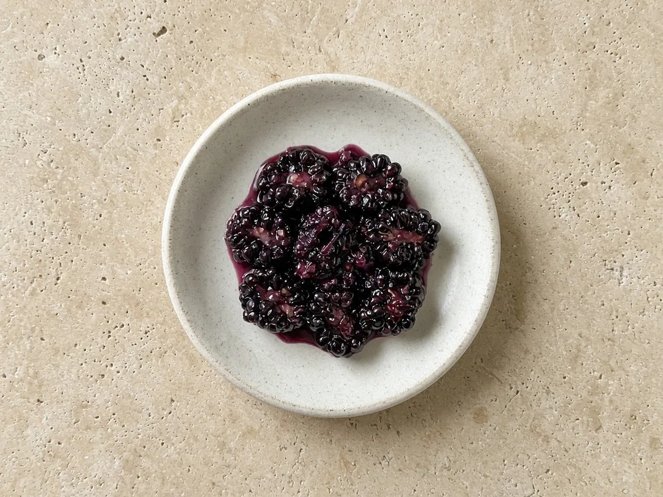Blackberries for 9 months+: quartered or flattened