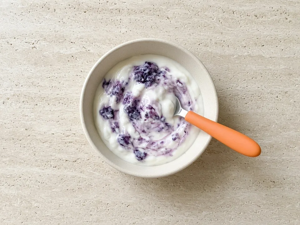 Blueberries for 12 months+: squashed, quartered or in dishes