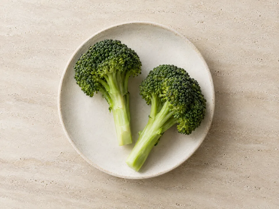 Broccoli for 6 months+: large soft florets with stem handle
