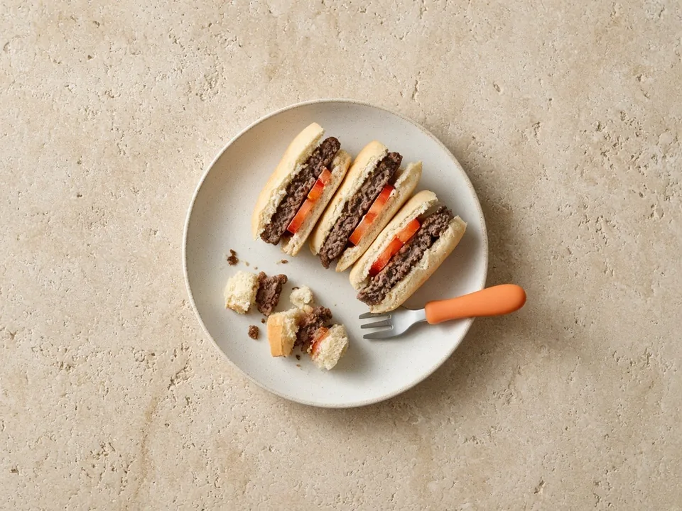 Burger for 18 months+: family burger, cut up