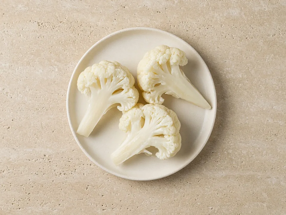 Cauliflower for 6 months+: large soft florets with stem handle, or mashed