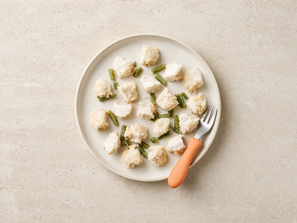 Chicken nuggets for 12 months+: nuggets cut into pieces
