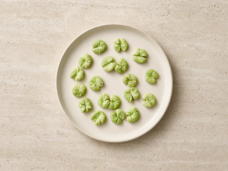 Fava beans for 9 months+: skinned beans, squashed flat