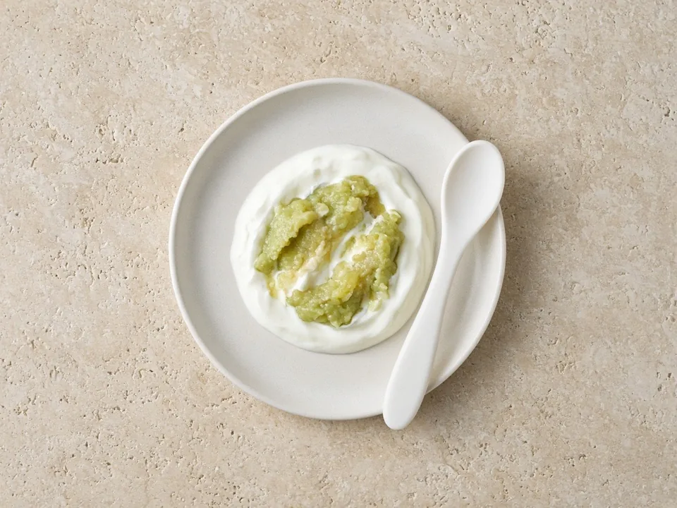 Feijoa for 9 months+: small soft pieces or mash