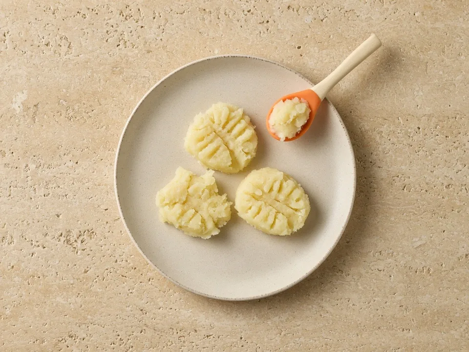 Gnocchi for 6 months+: gnocchi squashed flat, or mashed
