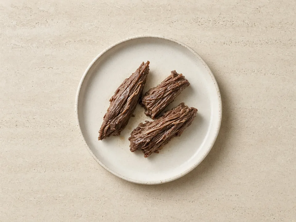 Goat meat for 6 months+: tender strips, soft patties or minced