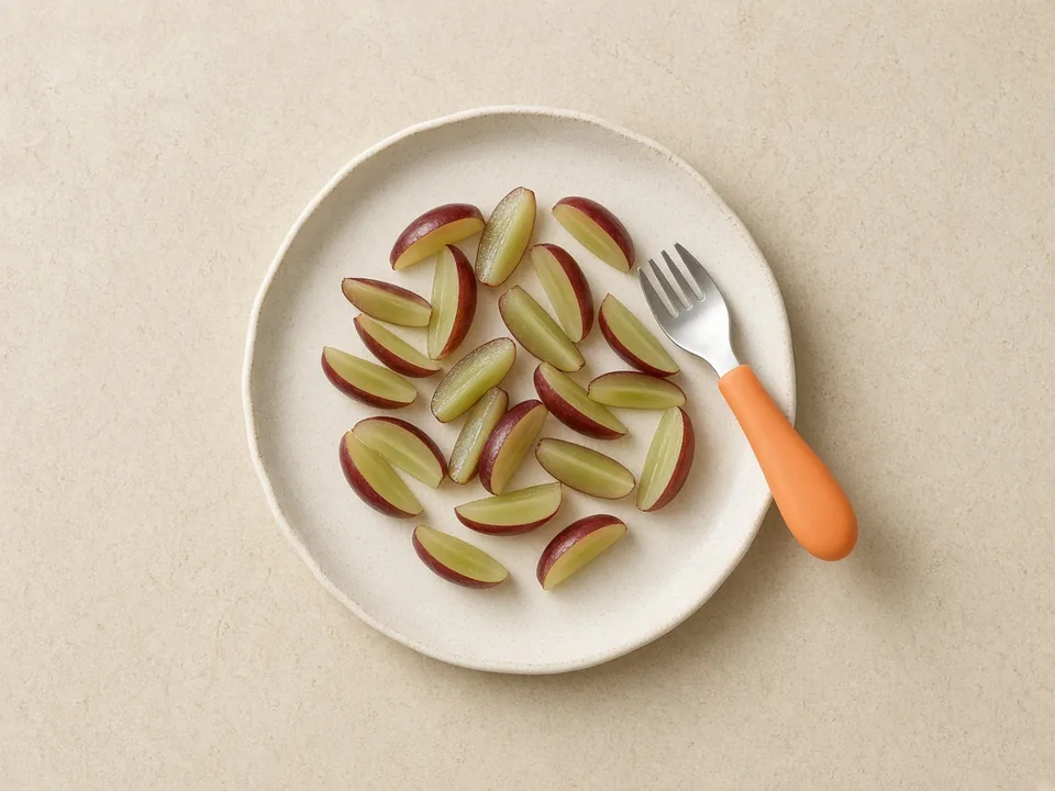 Grapes for 18 months+: quartered lengthwise