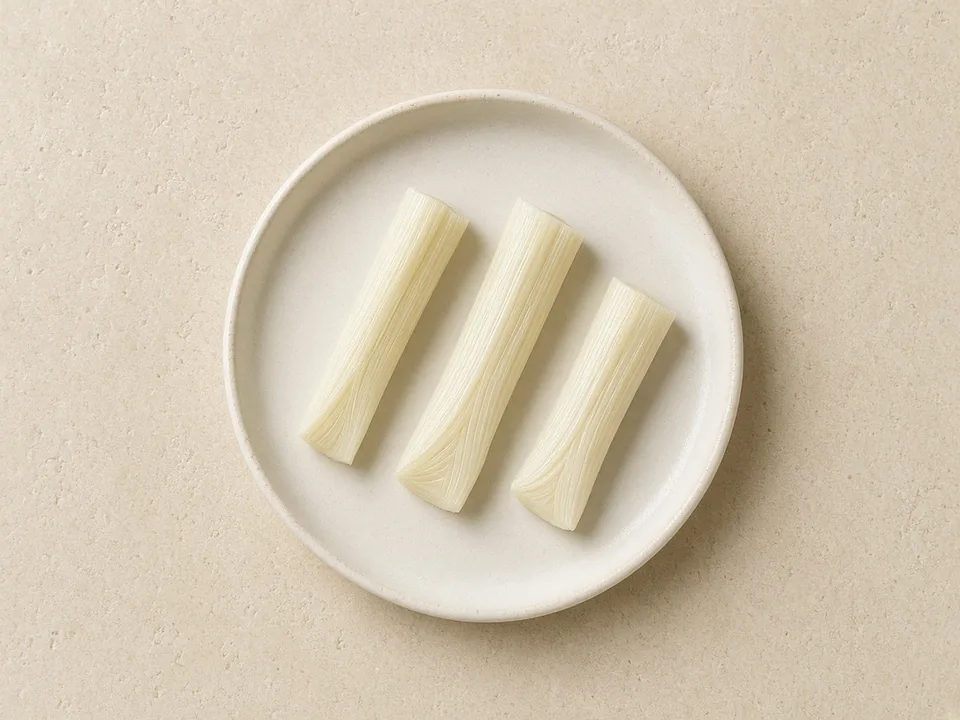 Hearts of palm for 6 months+: soft strips cut lengthwise, now and then