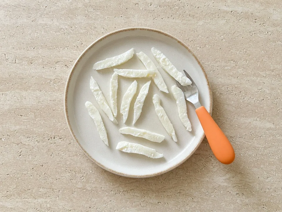 Mozzarella for 12 months+: shredded, melted or thin strips