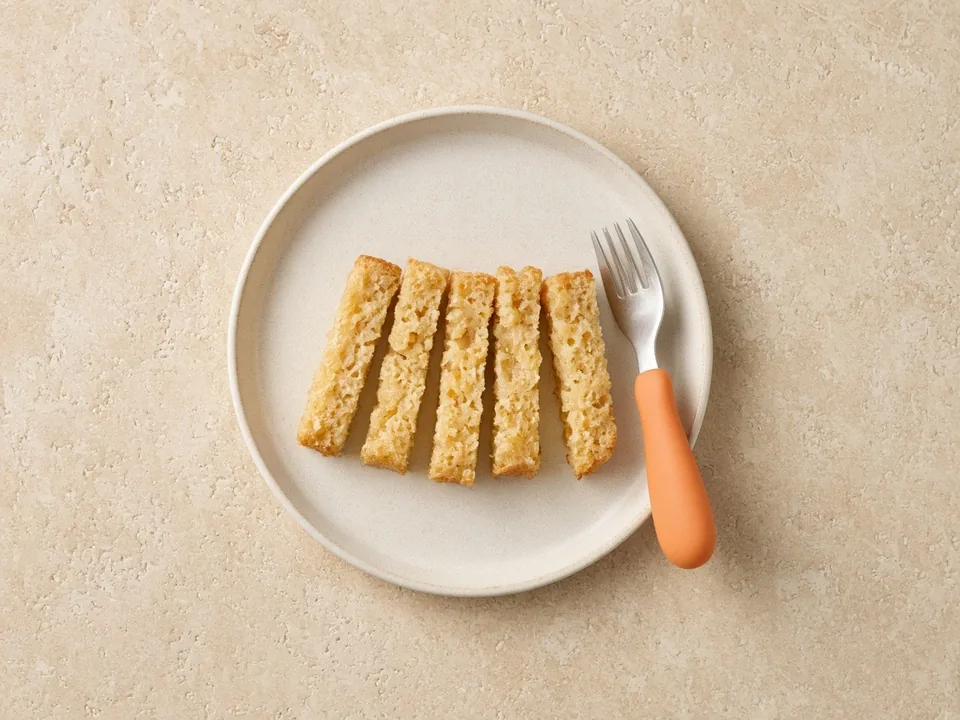 Muffins for 12 months+: homemade mini muffins, cut up