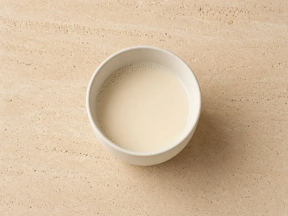 Oat milk for 2 years+: plain oat drink in a cup