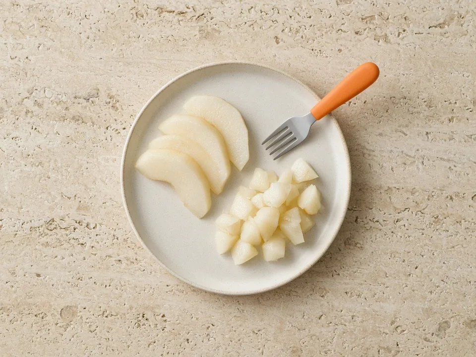 Pear for 18 months+: pieces, slices or in dishes