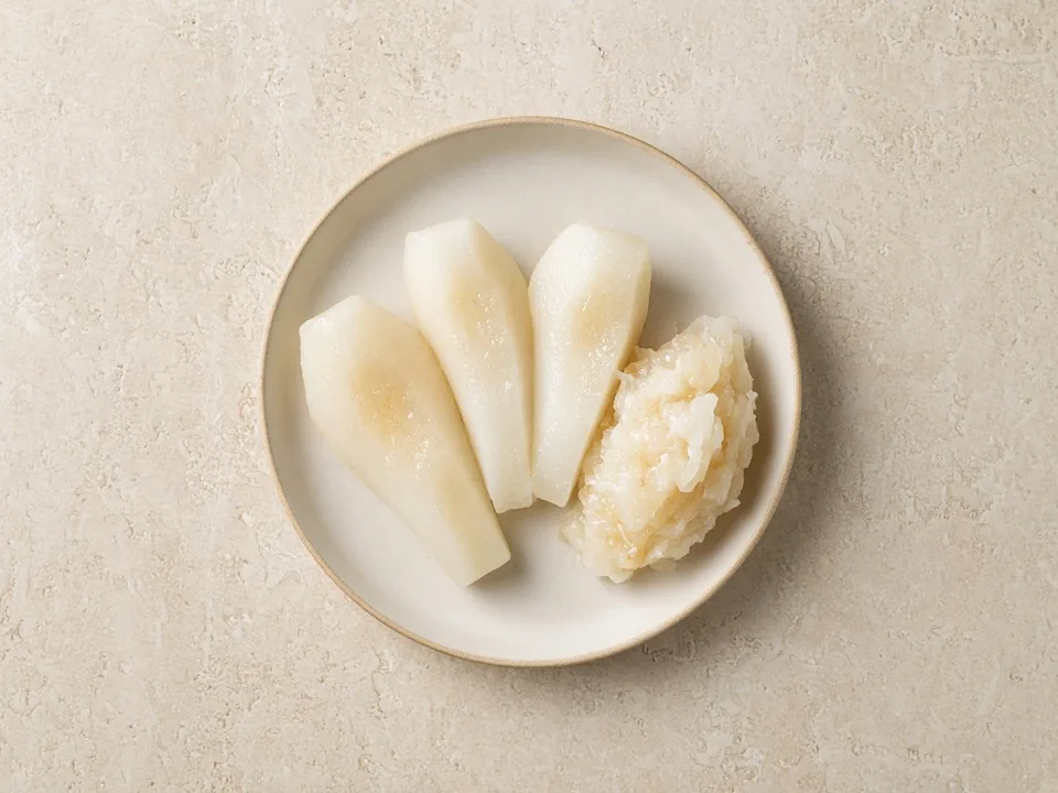 Pear for 6 months+: soft-cooked peeled spears or mash