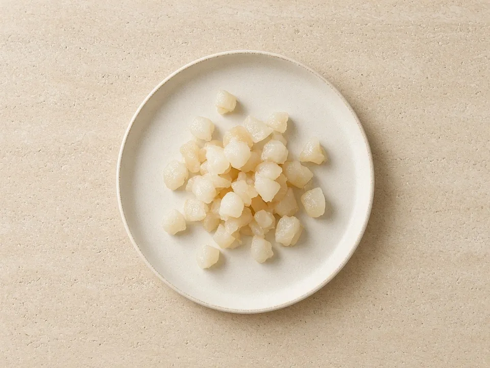 Pear for 9 months+: small soft pieces