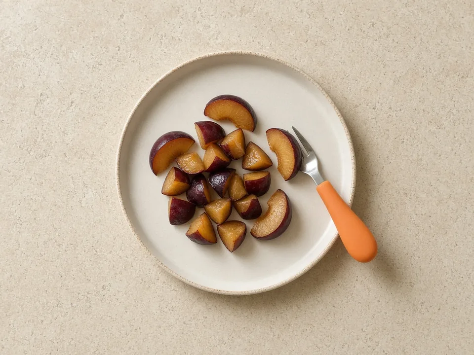 Plum for 18 months+: pieces, slices or in dishes