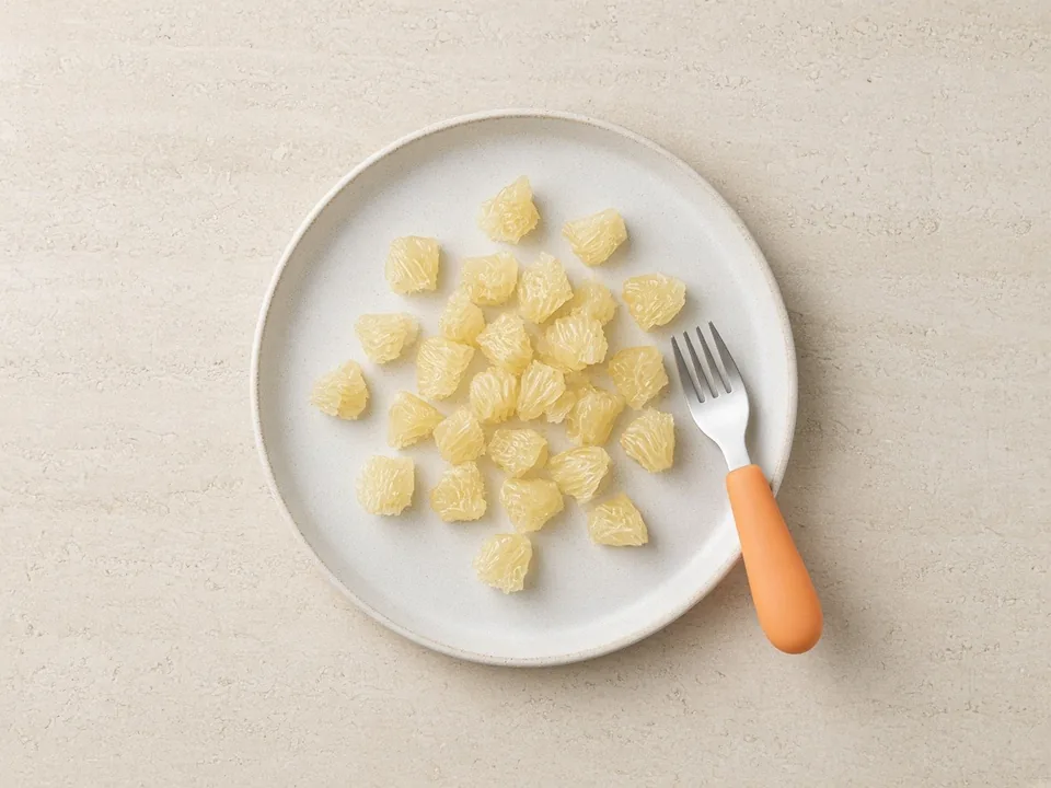 Pomelo for 18 months+: bite-sized pieces