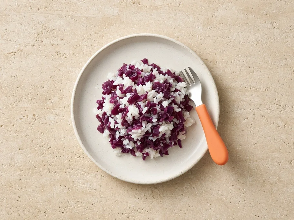 Red cabbage for 12 months+: chopped or in family dishes