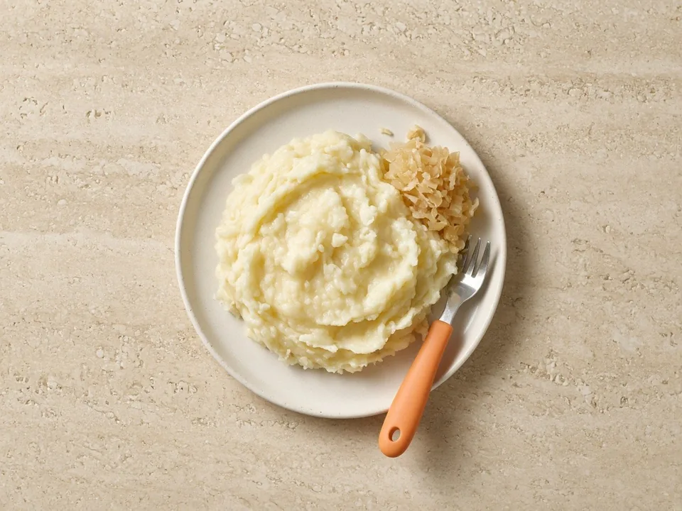 Sauerkraut for 2 years+: a small spoonful, chopped
