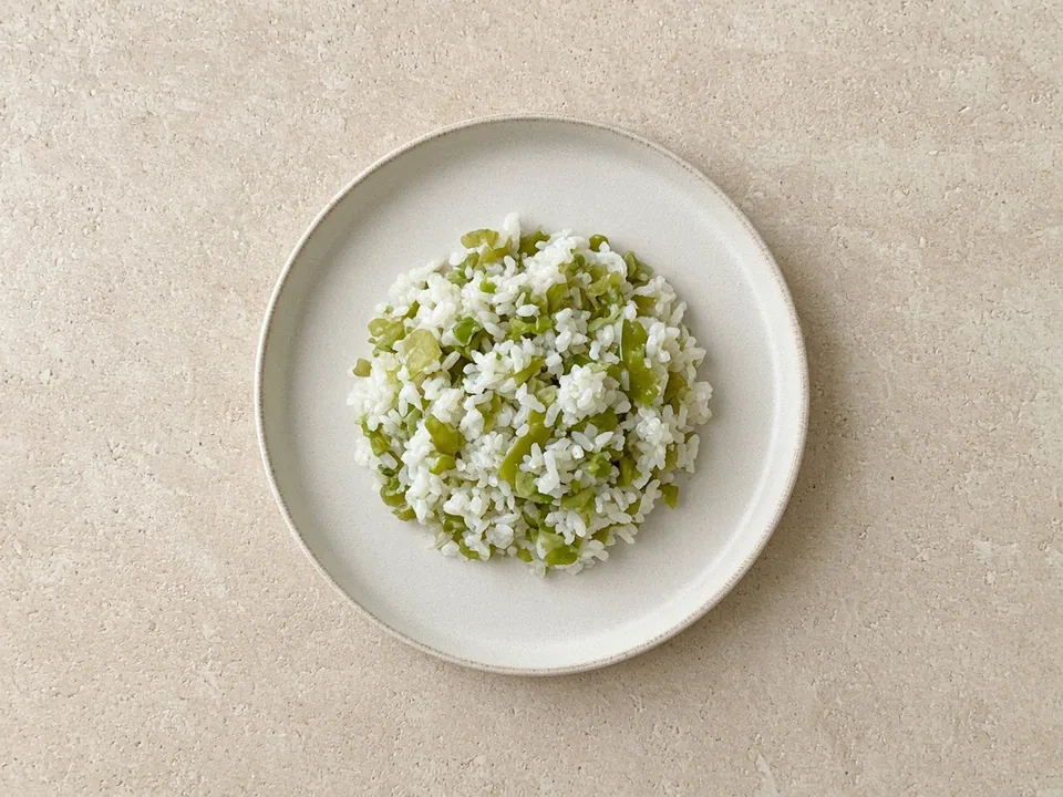 Snap peas for 9 months+: small soft pieces
