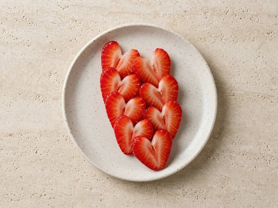 Strawberries for 6 months+: mashed or thin slices