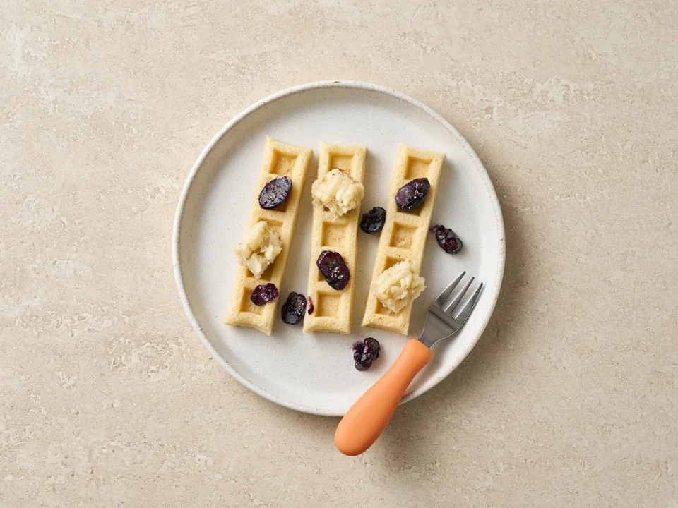 Waffles for 18 months+: family waffles, cut up